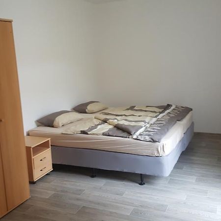Apartmán u červeného kostela Teplice Esterno foto