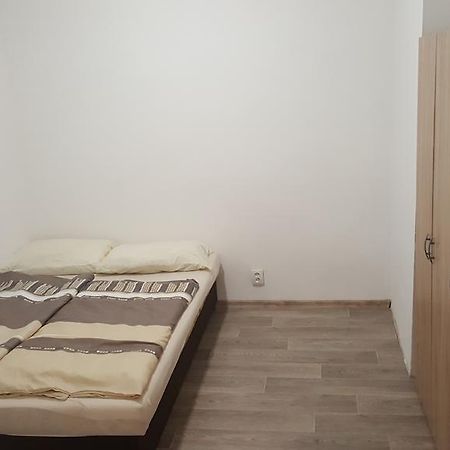 Apartmán u červeného kostela Teplice Esterno foto